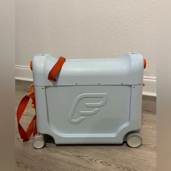 JetKids by Stokke BedBox Kid's Ride-On Suitcase Light Blue Clean W/bedding pad - Picture 3 of 11